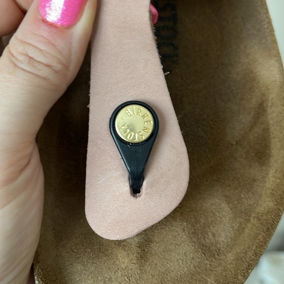 Birkenstock Gizeh big buckle sandals in pink nubuck leather - Picture 7 of 13